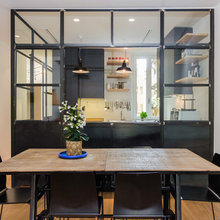 Houzzツアー: 街の賑わいを楽しめる、建築家の自邸のリノベーション