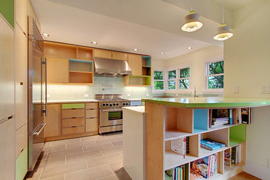 Example of a 1950s home design design in Seattle