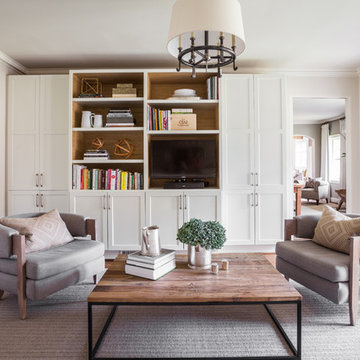 Traditional Meets Midcentury Modern Design in River Oaks