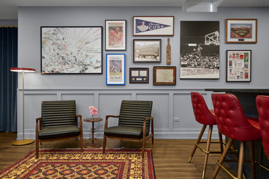 Inspiration for a mid-century modern home design remodel in Chicago