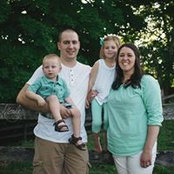 Kasey Uhler's photo