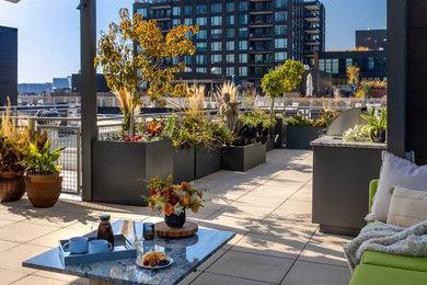 Example of a small tuscan deck design in Chicago
