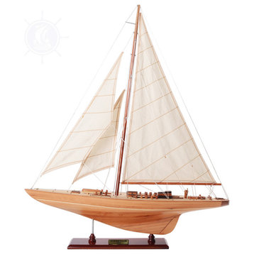 Endeavour Sm Wooden model sailing boat