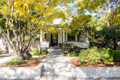 Exterior home photo in Portland