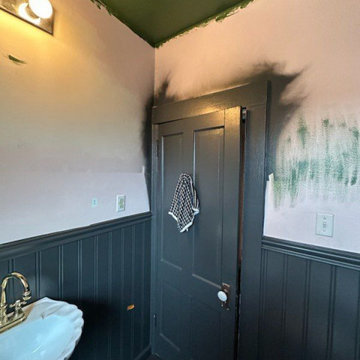 Wallpaper installation Bathroom in Tigard
