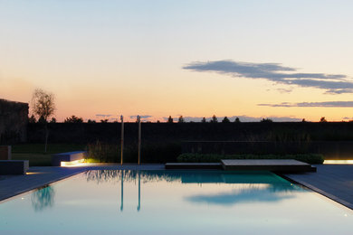 Inspiration for a contemporary pool in Milan.