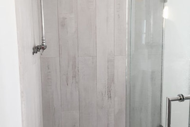 Bathroom - 1960s bathroom idea in Los Angeles