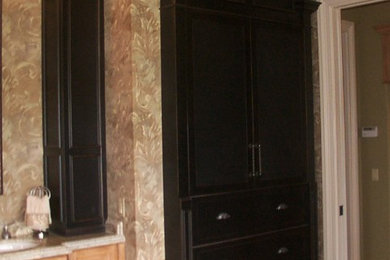 Example of a mid-sized tuscan home design design in Orlando
