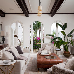 Diseño de salón para visitas abierto, mediterráneo, grande, con paredes blancas