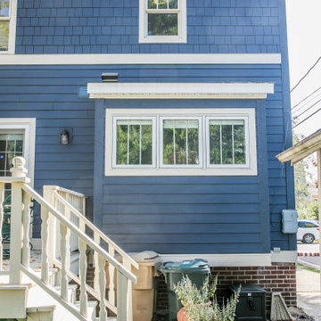 James Hardie Lap Siding (Deep Ocean / Trim Color: Navajo Beige)