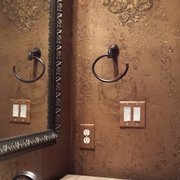 Traditional Powder Bath Walls