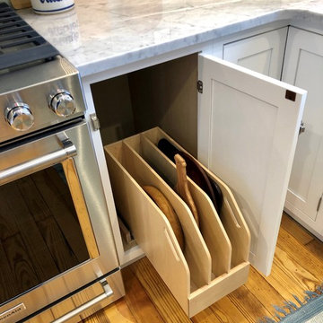 Craftsman Style White Dura Supreme Inset Doors Arabe Scato Vento Marble