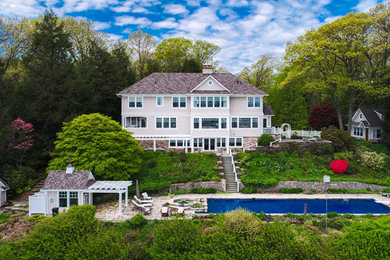 Photo of a traditional landscaping in New York.