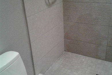 Bathroom - modern bathroom idea in San Francisco