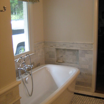 Bathroom on Granny White