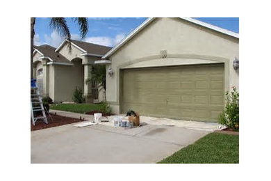Example of a large trendy home design design in Los Angeles