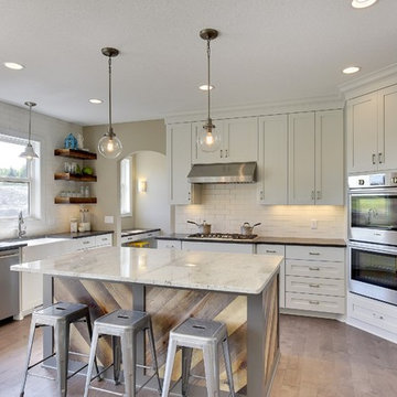 White Farmhouse Kitchen – 2015 Arbor Wood Model
