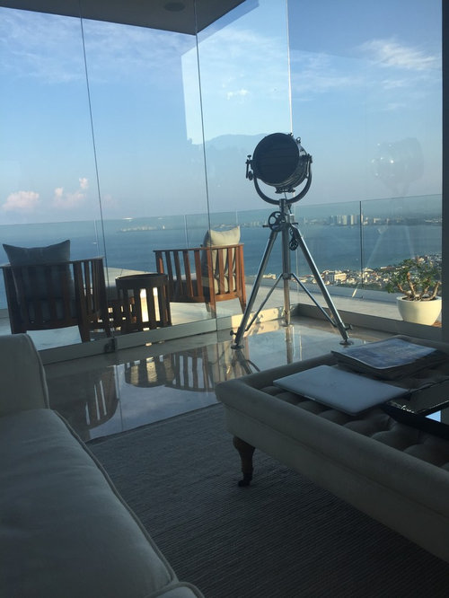 Choosing the right size table lamp for the space