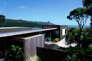 Photo of a beach style exterior in Auckland.