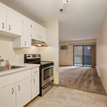 Well-Maintained Condo with Balcony in Medford