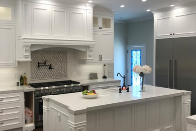 Inspiration for a timeless kitchen remodel in Los Angeles
