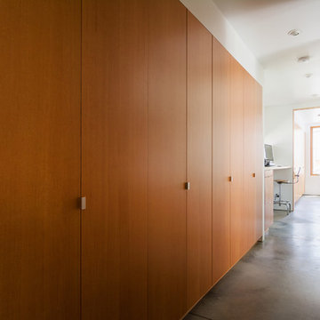 My Houzz: A Modern Home Meets Its Neighbors Halfway