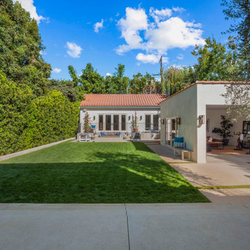 Detached Guest House and Garden Lawn
