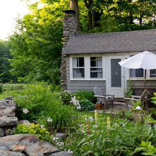 Country garden feature wall