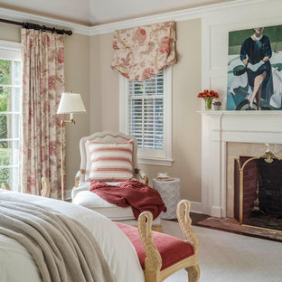 Идея дизайна: хозяйская спальня среднего размера в стиле современная классика с бежевыми стенами, ковровым покрытием, стандартным камином и фасадом камина из бетона