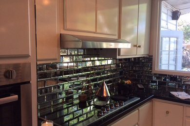 Kitchen photo in Austin