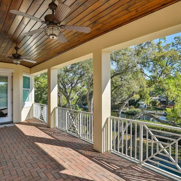 Southern Bermuda Style on Laurel Road