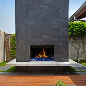Outdoor kitchen, lounge area, outdoor shower