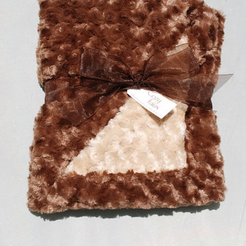 Cozy Faux Throws for the Holidays!