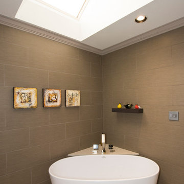 Modern Bath in WLR