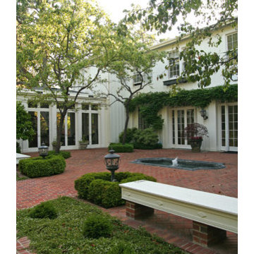 A country garden for a Willis Polk classic in Atherton
