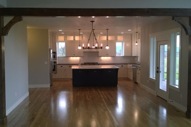 Example of a kitchen design in Portland