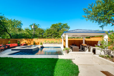 Exterior home photo in Dallas