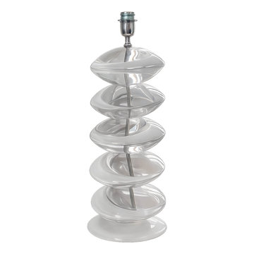 THE MYSTERY OF GLASS BECOMES POETIC MATERIAL IN MOTION