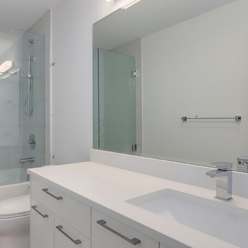 Suite Bathroom