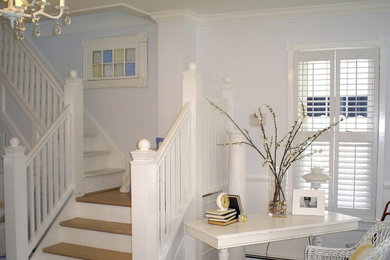 Staircase - traditional staircase idea in New York