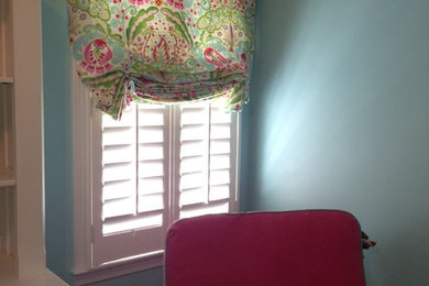 Example of a minimalist kids' room design in Birmingham