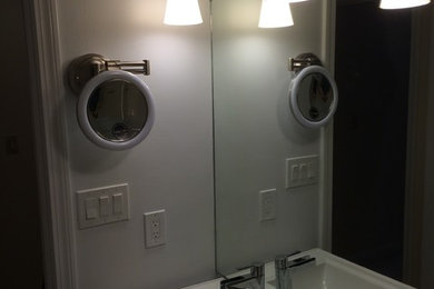 Example of a minimalist home design design in Boston