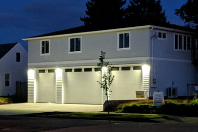 Arts and crafts home design photo in Portland