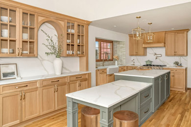 Transitional kitchen photo in Portland