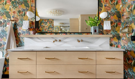 Bathroom of the Week: Bold Botanicals Brighten a Warm Retreat