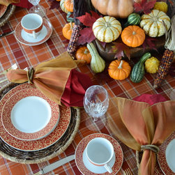 Holiday Dining - Holiday Dinnerware