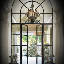 ENTRYWAY FOYER