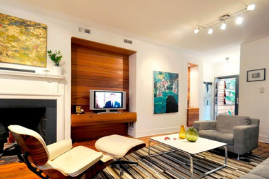 Minimalist living room photo in Philadelphia