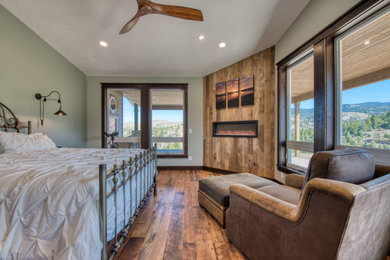 Arts and crafts bedroom photo in Other