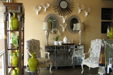 Example of a classic living room design in Dallas